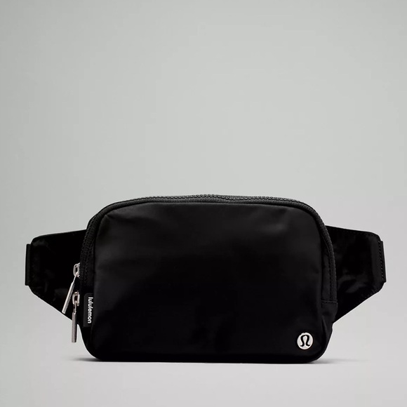 lululemon athletica Handbags - Everywhere Belt Bag Large 2L Lululemon